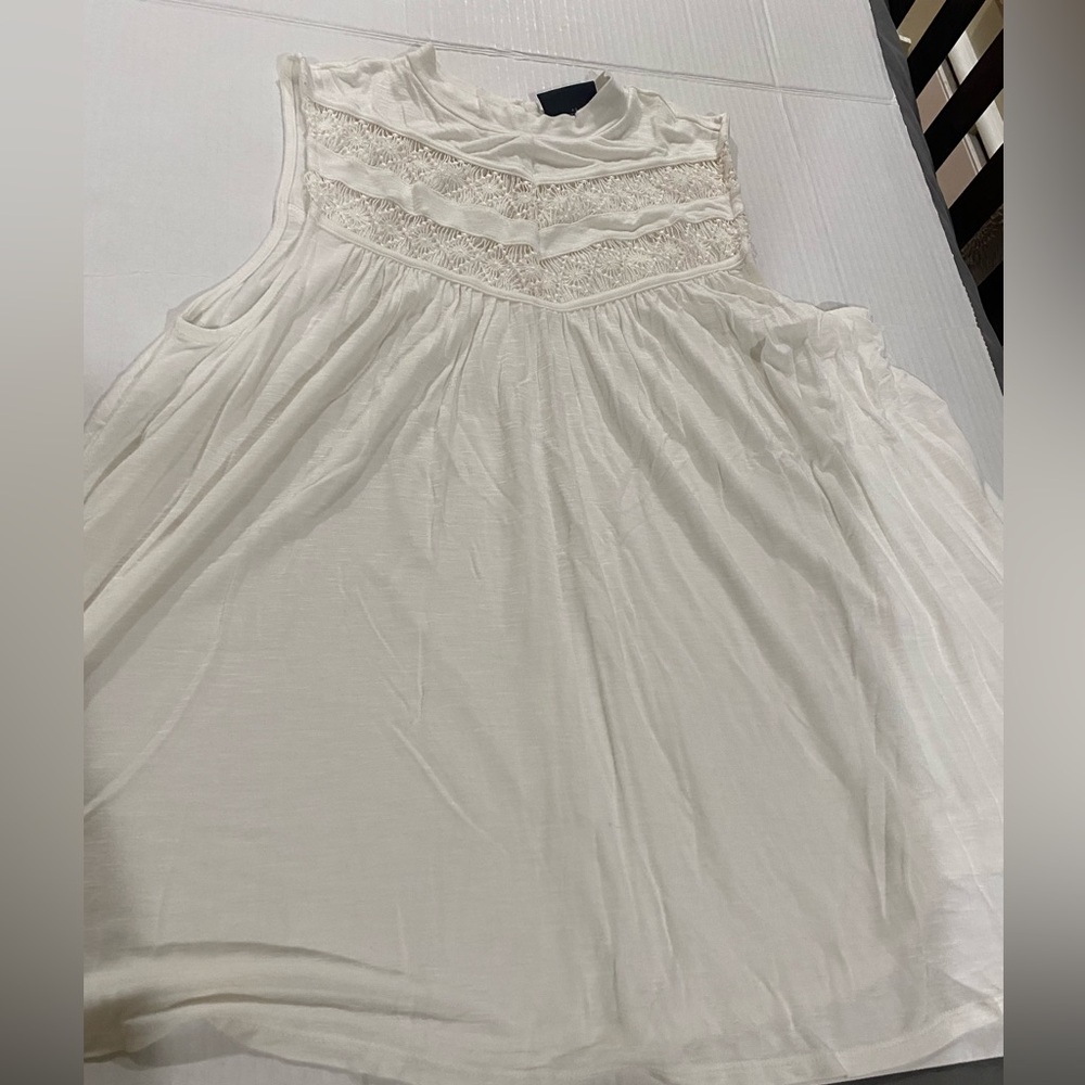 APT. 9 women sleeveless white blouse size P//L